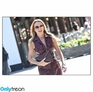 Amanda Holden / amanda_holden / noholdenback nude photo #3200