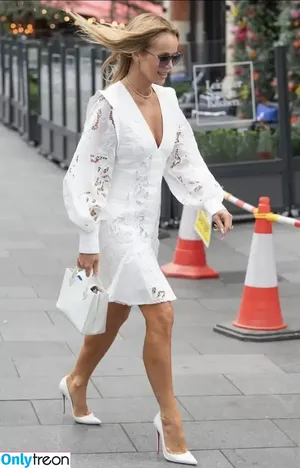 Amanda Holden / amanda_holden / noholdenback nude photo #3307