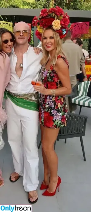 Amanda Holden / amanda_holden / noholdenback nude photo #3332
