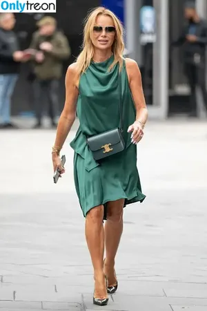 Amanda Holden / amanda_holden / noholdenback nude photo #3347