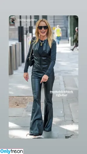 Amanda Holden / amanda_holden / noholdenback nude photo #3384