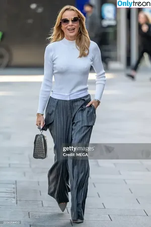 Amanda Holden / amanda_holden / noholdenback nude photo #3409