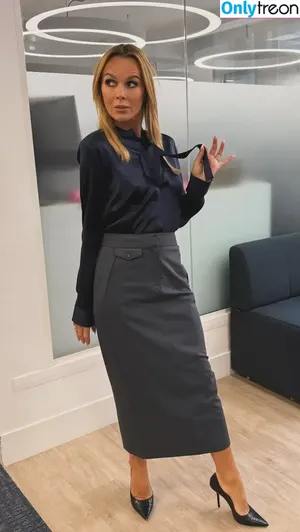 Amanda Holden / amanda_holden / noholdenback nude photo #3442