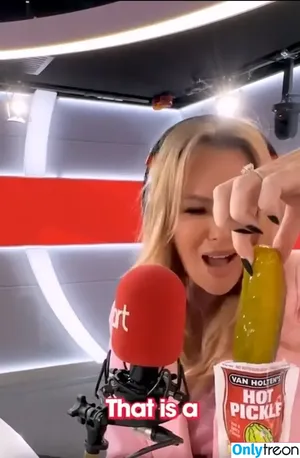 Amanda Holden / amanda_holden / noholdenback nude photo #3455