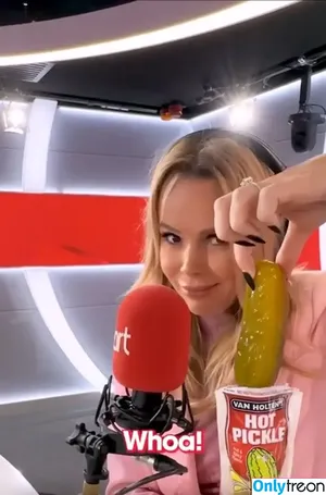 Amanda Holden / amanda_holden / noholdenback nude photo #3456