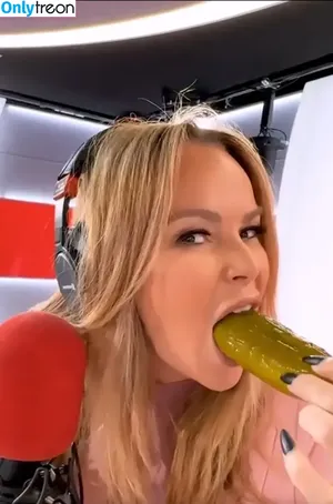 Amanda Holden / amanda_holden / noholdenback nude photo #3458