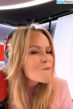 Amanda Holden / amanda_holden / noholdenback nude photo #3461