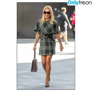 Amanda Holden / amanda_holden / noholdenback nude photo #3468