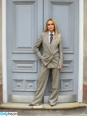 Amanda Holden / amanda_holden / noholdenback nude photo #3472