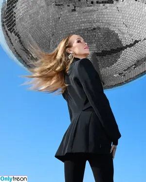 Amanda Holden / amanda_holden / noholdenback фото голая #3484