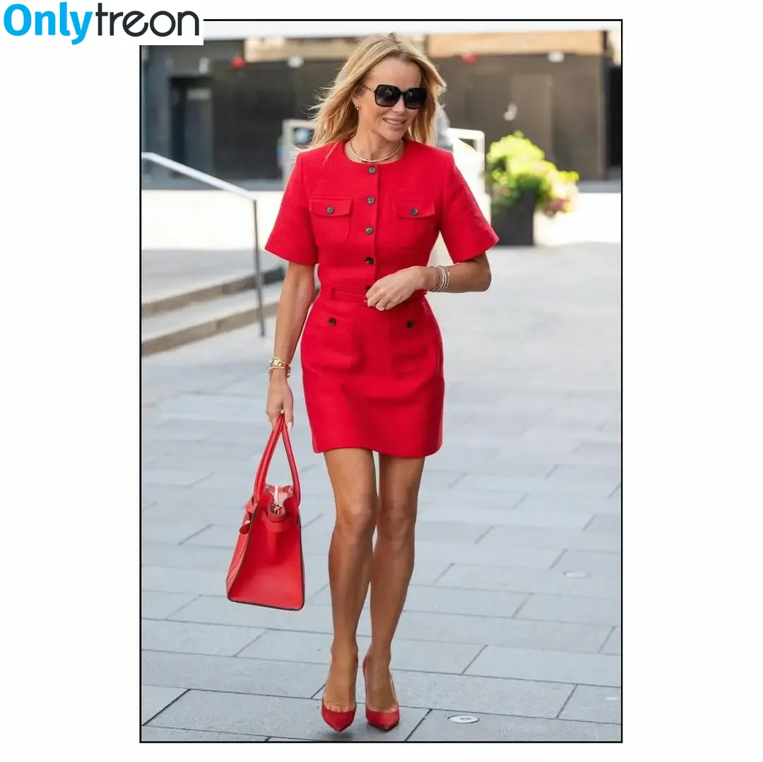 Amanda Holden nude photo #3433 (amanda_holden / noholdenback)
