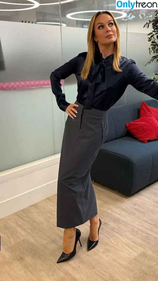 Amanda Holden nude photo #3441 (amanda_holden / noholdenback)