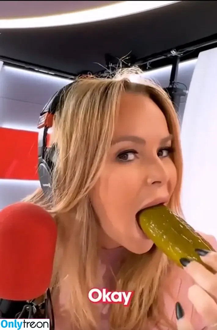 Amanda Holden голая photo #3459 (amanda_holden / noholdenback)