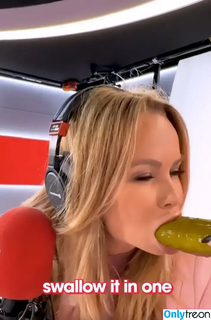 Amanda Holden голая photo #3465 (amanda_holden / noholdenback)