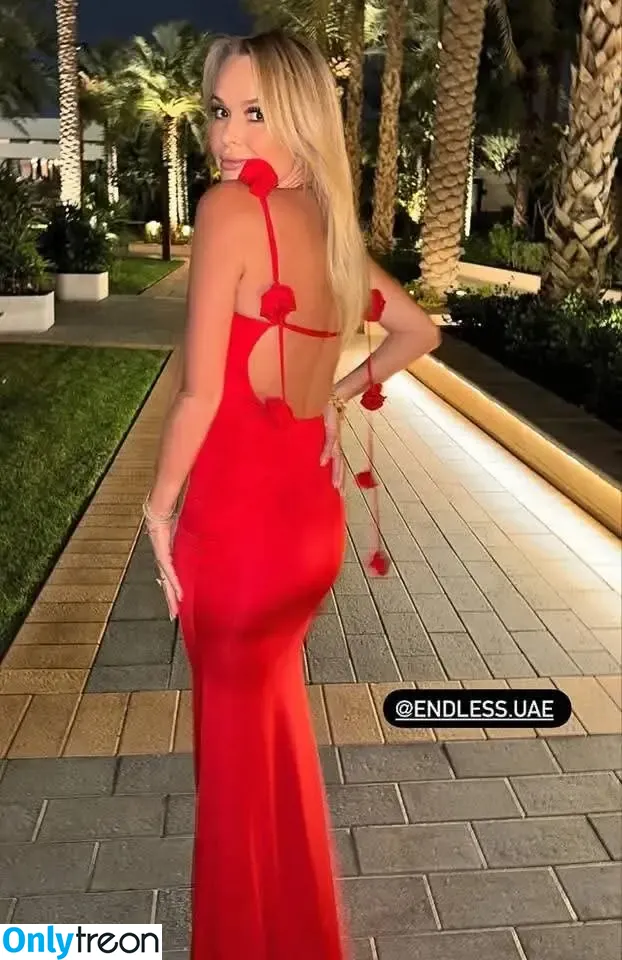 Amanda Holden голая photo #3498 (amanda_holden / noholdenback)