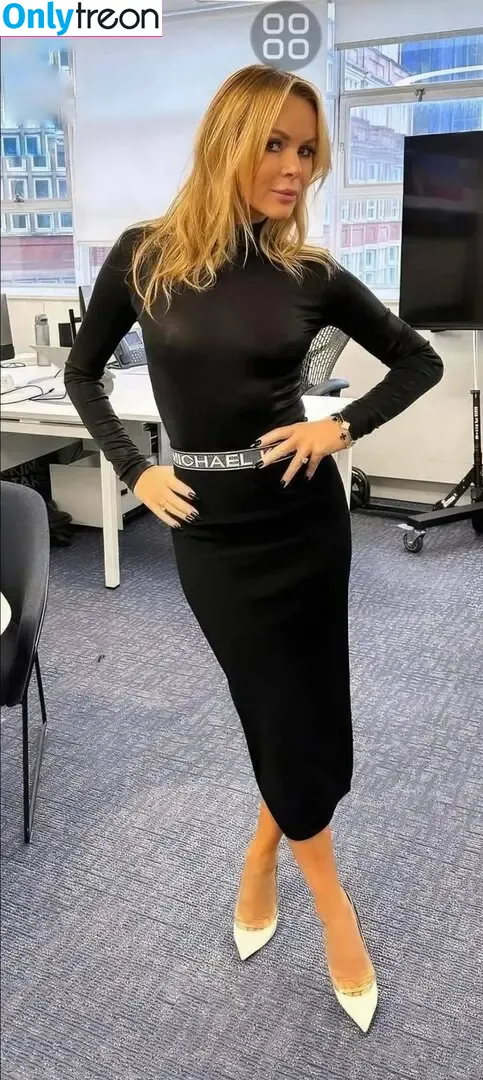 Amanda Holden голая photo #3505 (amanda_holden / noholdenback)