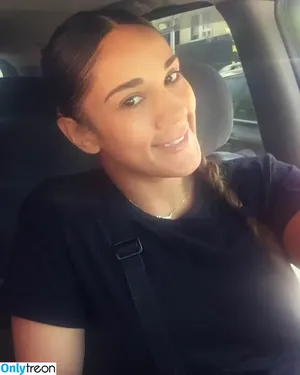 Amanda Serrano / Puerto Rican Boxer / serranosisters nude photo #0080