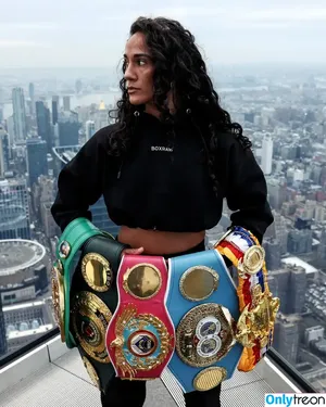 Amanda Serrano / Puerto Rican Boxer / serranosisters nude photo #0102