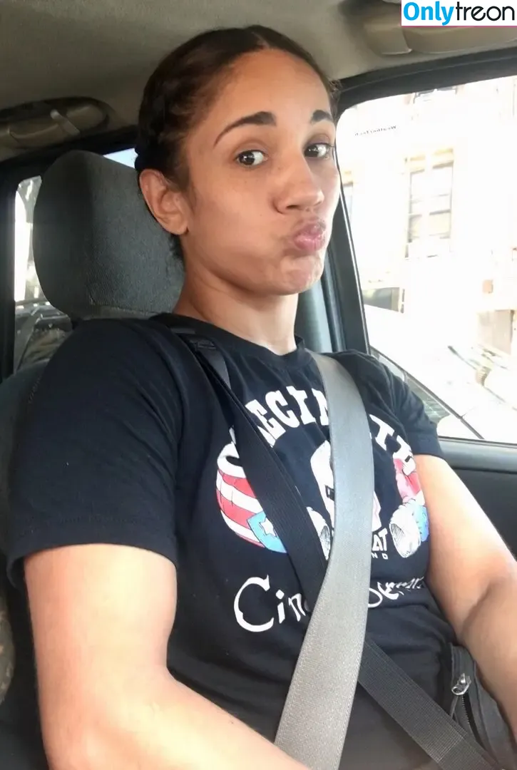 Amanda Serrano nude photo #0072 (Puerto Rican Boxer / serranosisters)
