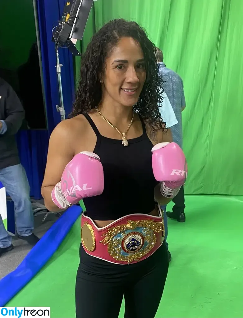 Amanda Serrano nude photo #0107 (Puerto Rican Boxer / serranosisters)