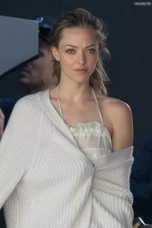 Amanda Seyfried / AmandaSeyfried / mingey фото голая #0510