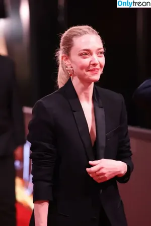 Amanda Seyfried / AmandaSeyfried / mingey nude photo #0530