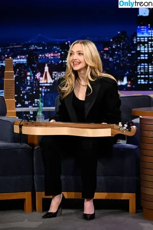 Amanda Seyfried / AmandaSeyfried / mingey nude photo #0601