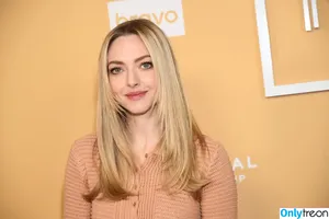 Amanda Seyfried / AmandaSeyfried / mingey фото голая #0721