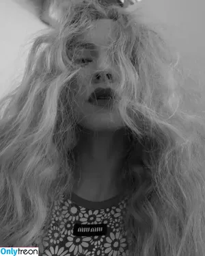 Amanda Seyfried / AmandaSeyfried / mingey nude photo #0795