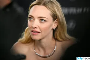 Amanda Seyfried / AmandaSeyfried / mingey nude photo #0875
