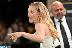 Amanda Seyfried / AmandaSeyfried / mingey nude photo #0876