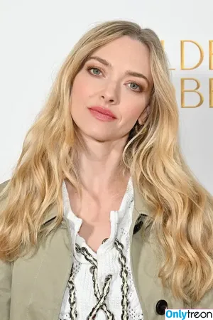 Amanda Seyfried / AmandaSeyfried / mingey фото голая #0893