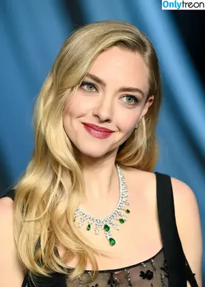 Amanda Seyfried / AmandaSeyfried / mingey фото голая #0912