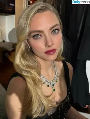 Amanda Seyfried / AmandaSeyfried / mingey фото голая #0922