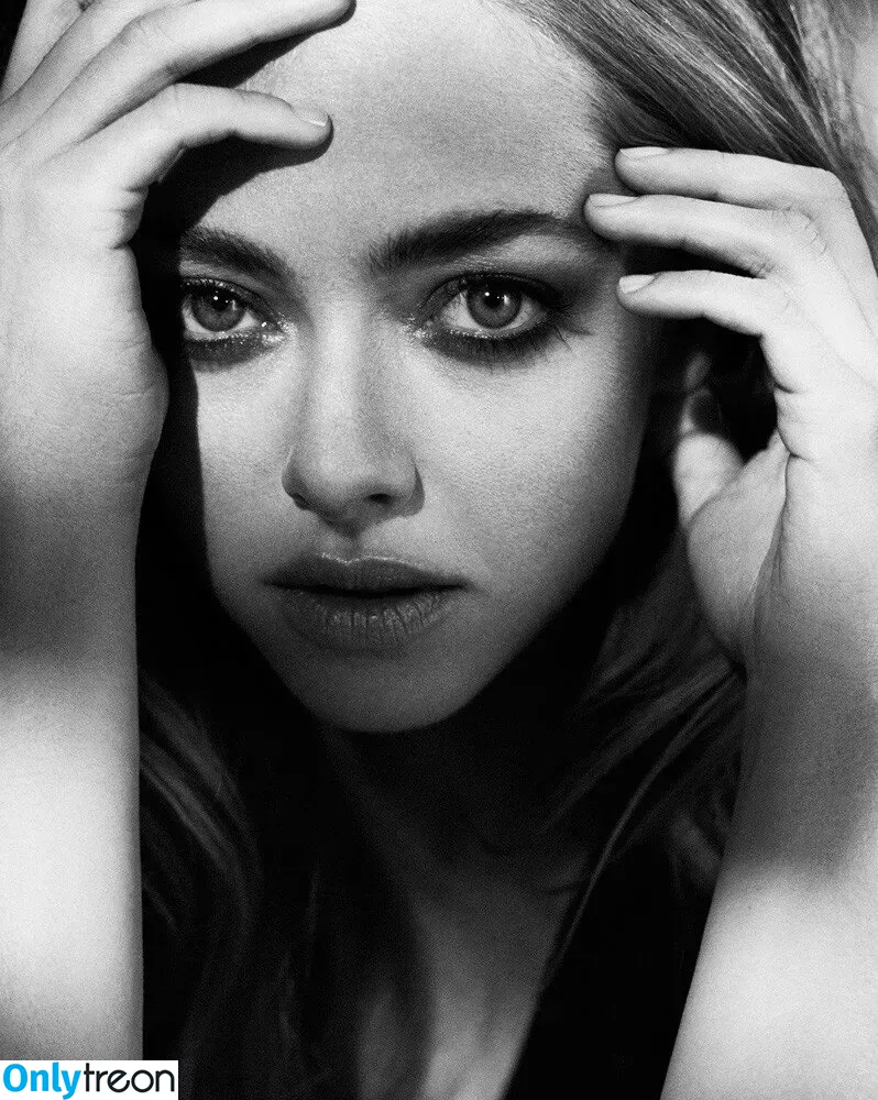 Amanda Seyfried nude photo #0142 (AmandaSeyfried / mingey)