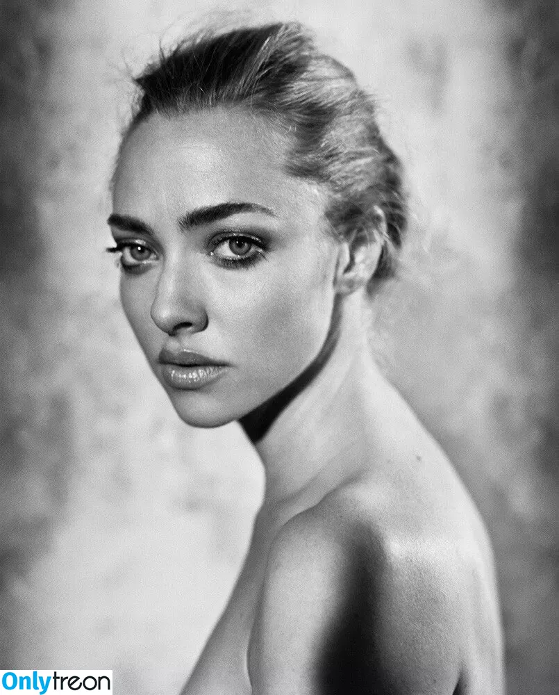 Amanda Seyfried nude photo #0147 (AmandaSeyfried / mingey)