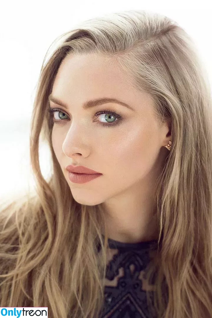 Amanda Seyfried nude photo #0174 (AmandaSeyfried / mingey)