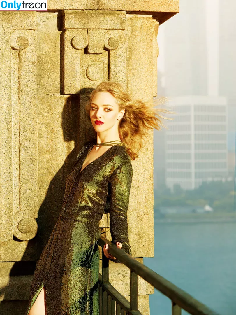 Amanda Seyfried nude photo #0183 (AmandaSeyfried / mingey)