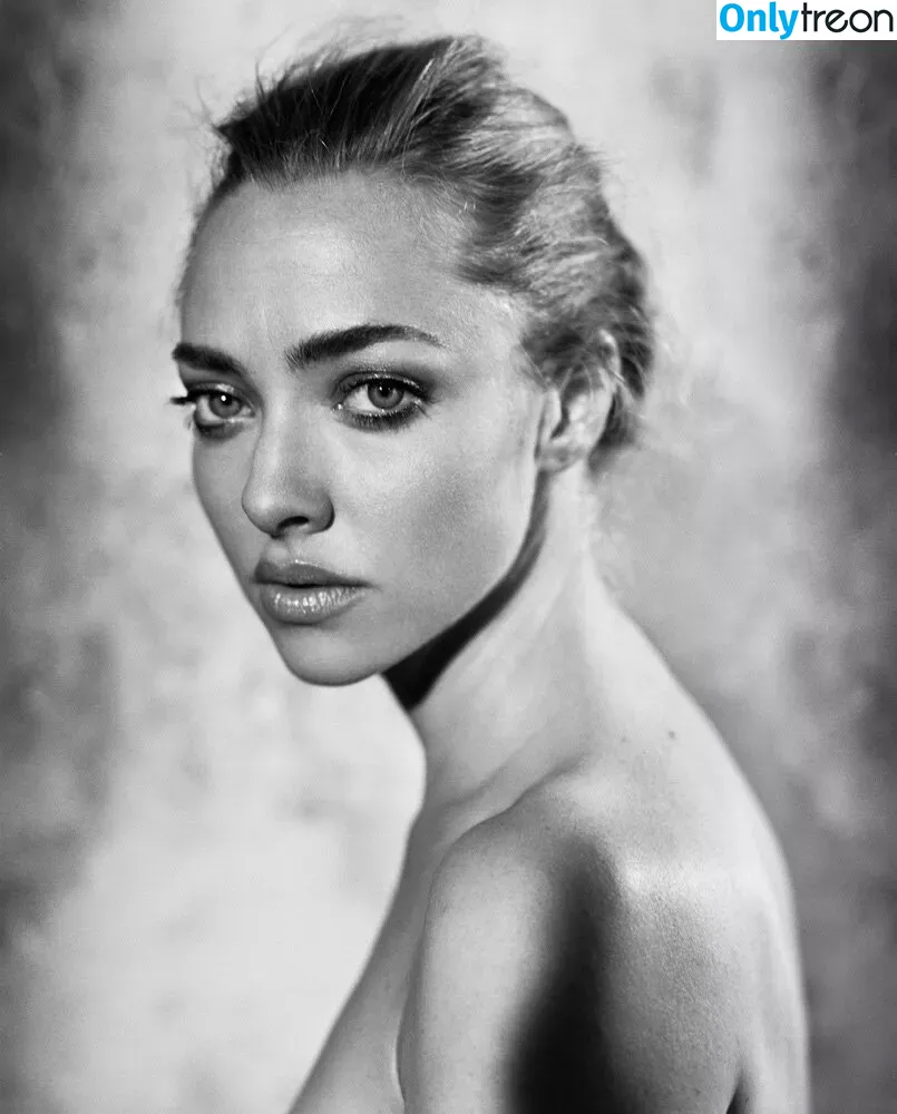 Amanda Seyfried nude photo #0194 (AmandaSeyfried / mingey)