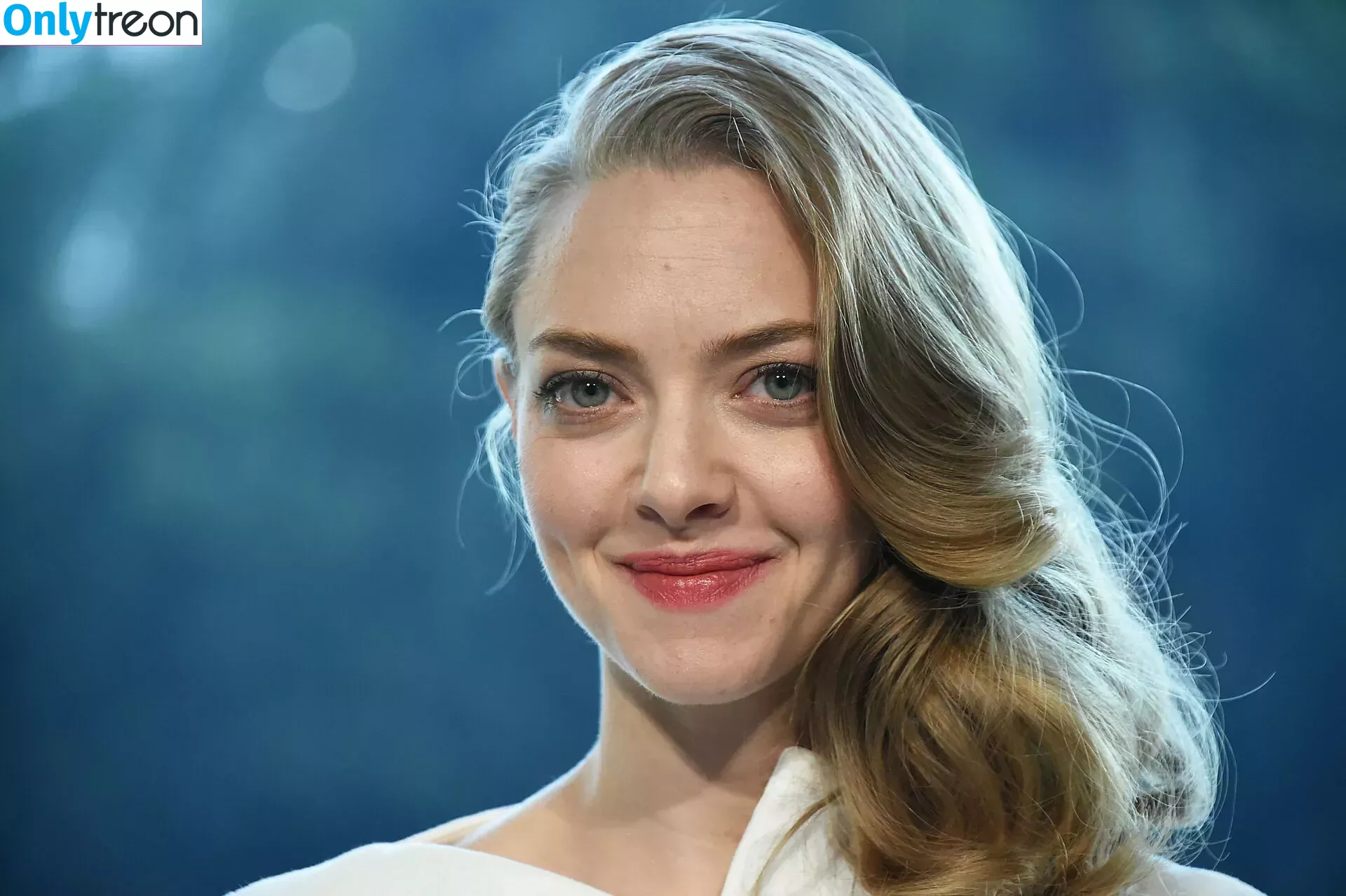 Amanda Seyfried nude photo #0198 (AmandaSeyfried / mingey)