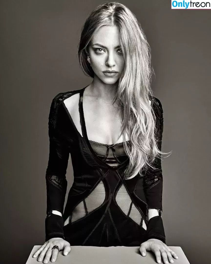 Amanda Seyfried nude photo #0208 (AmandaSeyfried / mingey)