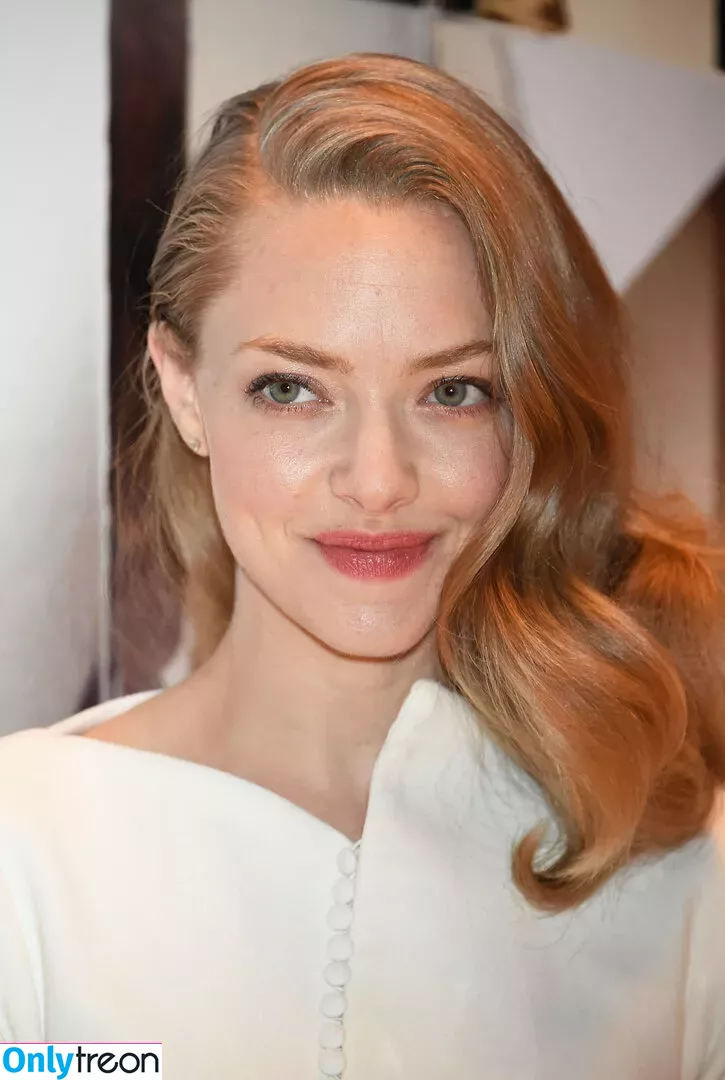 Amanda Seyfried nude photo #0210 (AmandaSeyfried / mingey)