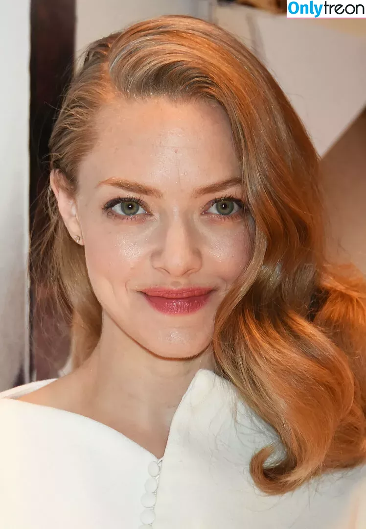 Amanda Seyfried nude photo #0217 (AmandaSeyfried / mingey)