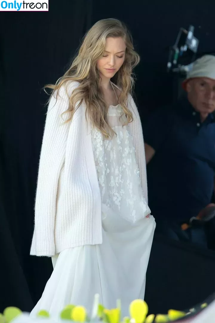 Amanda Seyfried nude photo #0237 (AmandaSeyfried / mingey)