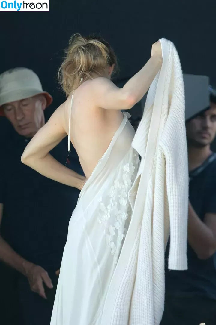 Amanda Seyfried nude photo #0238 (AmandaSeyfried / mingey)