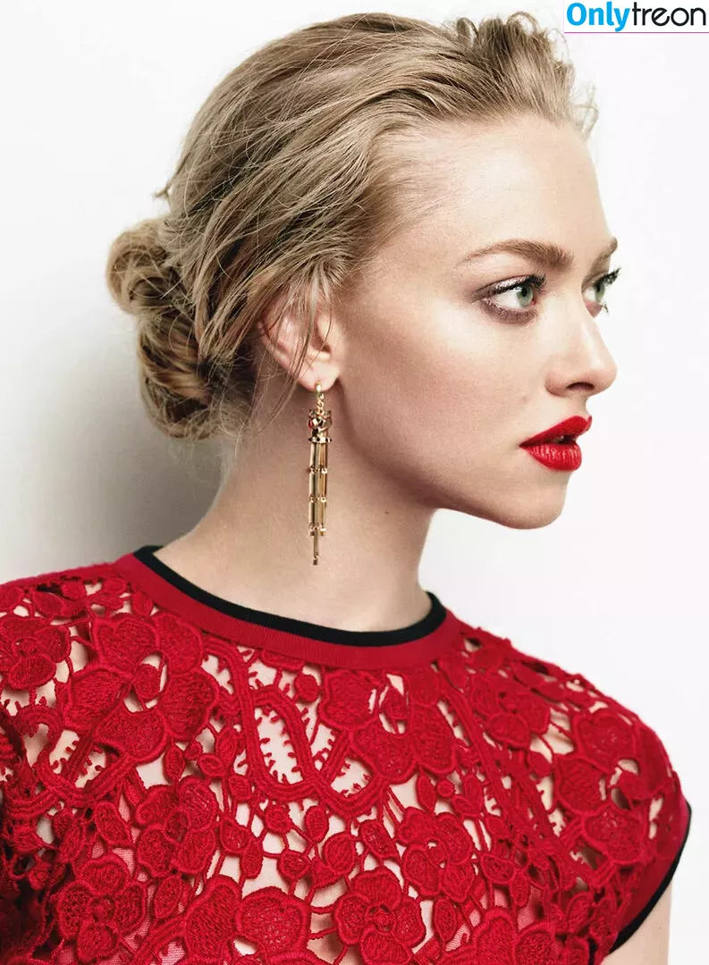 Amanda Seyfried nude photo #0248 (AmandaSeyfried / mingey)