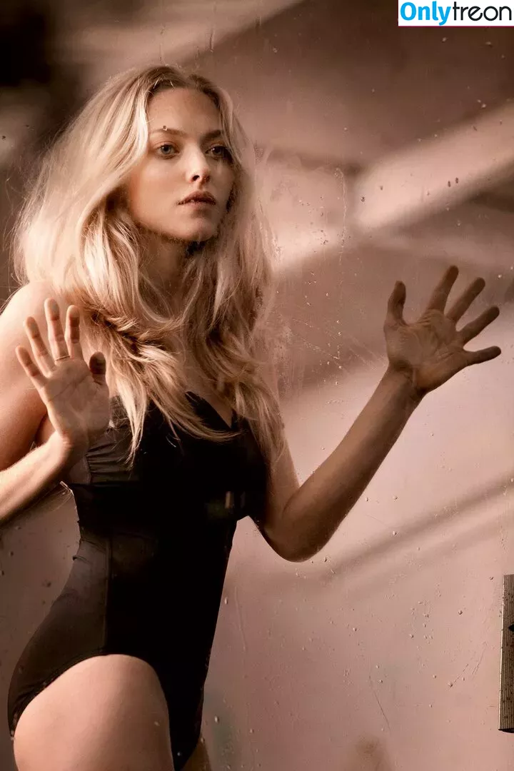 Amanda Seyfried nude photo #0287 (AmandaSeyfried / mingey)