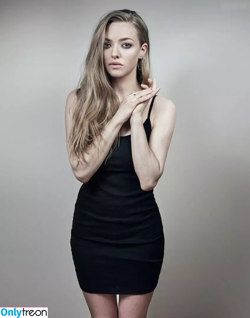 Amanda Seyfried nude photo #0325 (AmandaSeyfried / mingey)