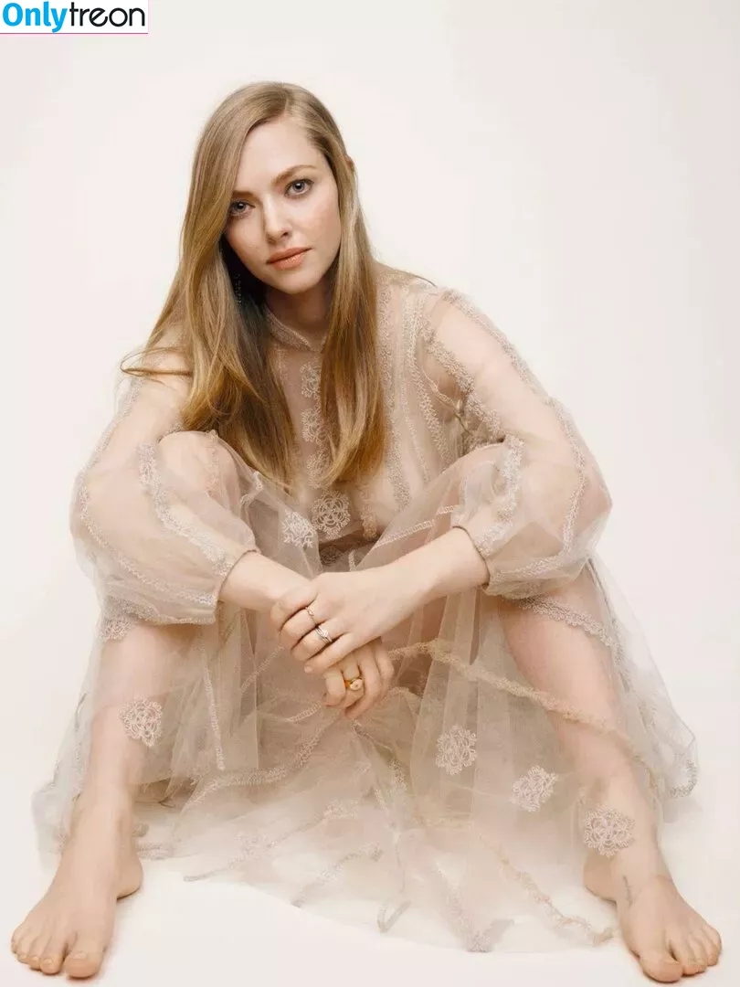 Amanda Seyfried nude photo #0380 (AmandaSeyfried / mingey)