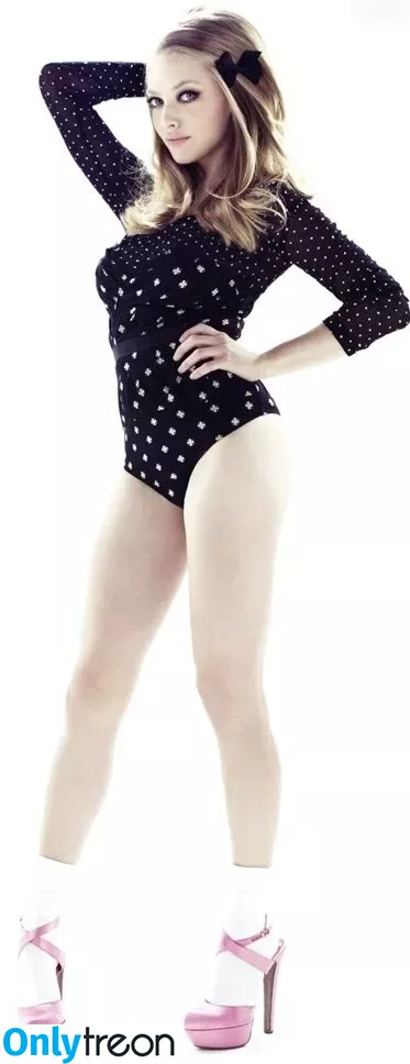 Amanda Seyfried nude photo #0404 (AmandaSeyfried / mingey)